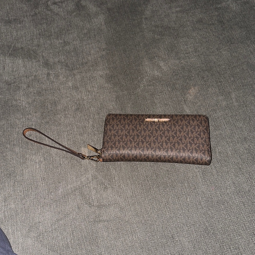 Michael Kors Wallet on hold